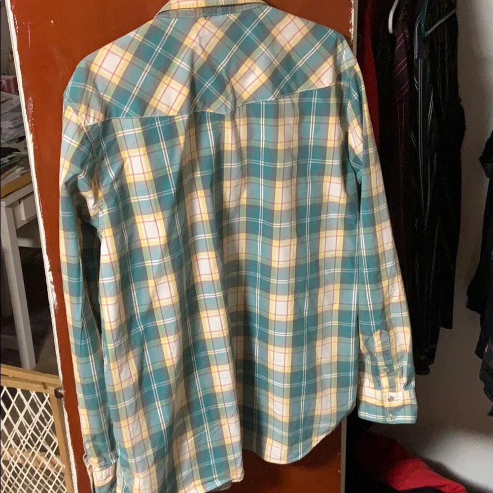 Button down - Picture 2 of 3